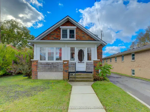 160 Queen St E, Wellington North, ON N0G 2L3