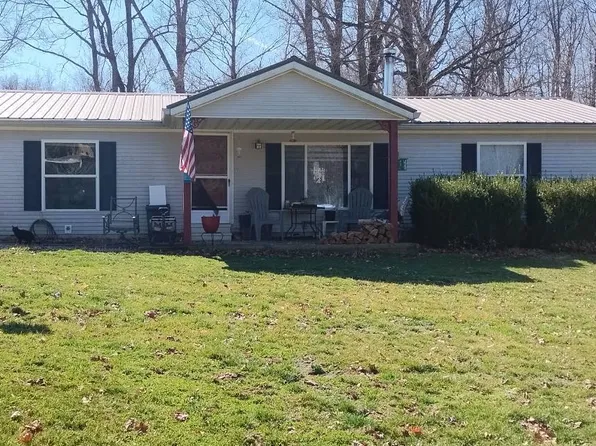 2104 Sunset Ct, Greencastle, IN 46135