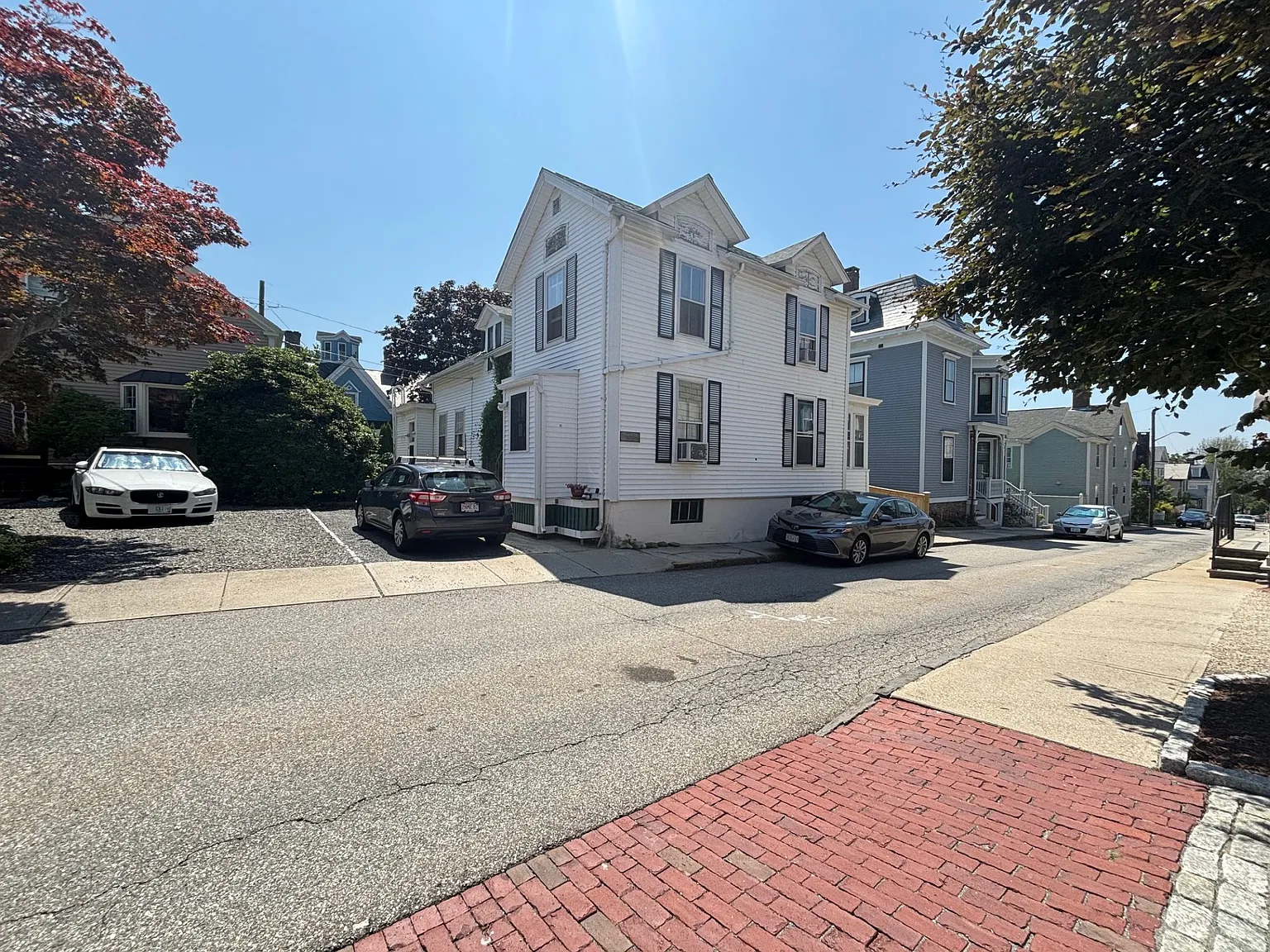 1 bed, 700 sqft, $2,000 — Photo 2