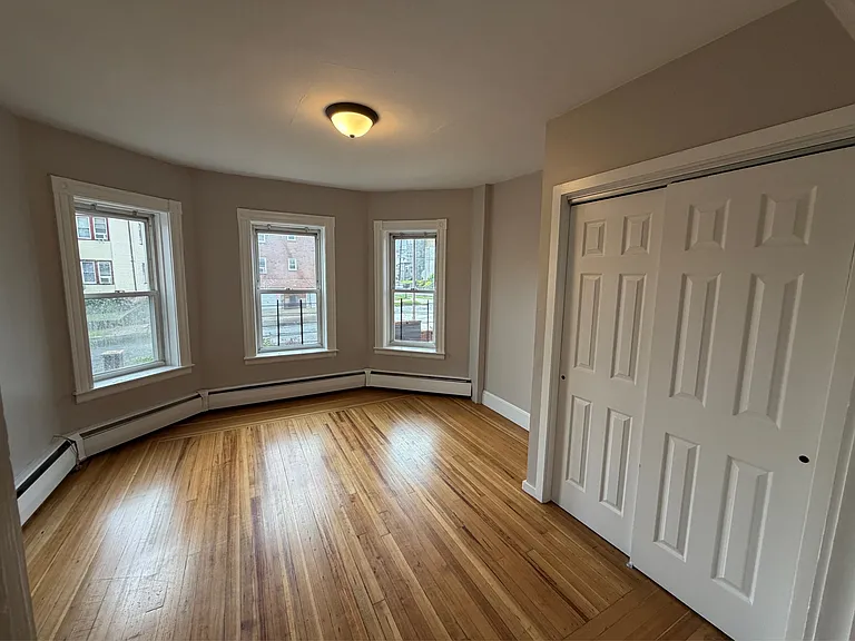 107 Gold St #1B — Photo 4