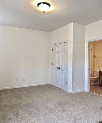 3rd image of 9421 Kings Parade Blvd #9421