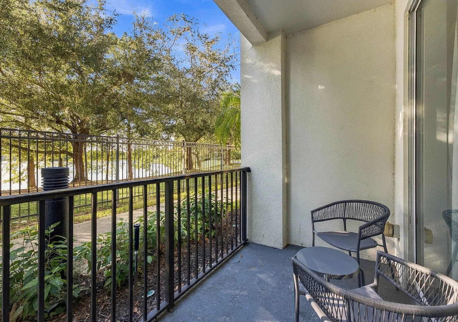 3BR Lake View, 8 guests, Amazing Orlando Location — Photo 3