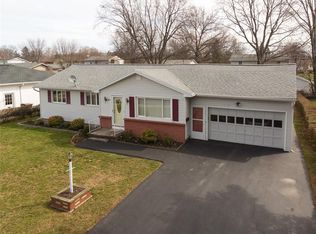 300 Ellinwood Dr, Rochester, NY 14622