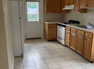 91 Ash St #2, Waltham, MA 02453