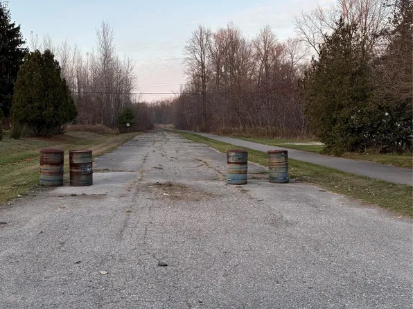 Metcalf Rd, Fort Gratiot, MI 48059