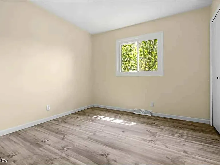 210 Magnolia Ave — Photo 17