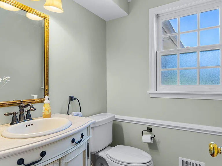 10807 Helmsdale Ln — Photo 18