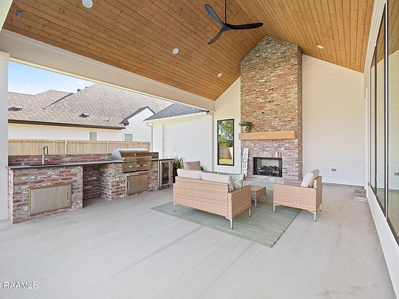 5th image of 312 Abercrombie Way