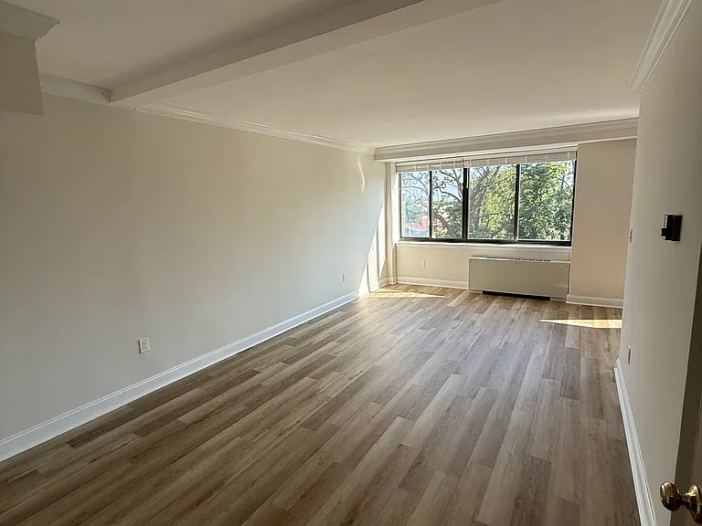 4390 Lorcom Ln #810 — Photo 3