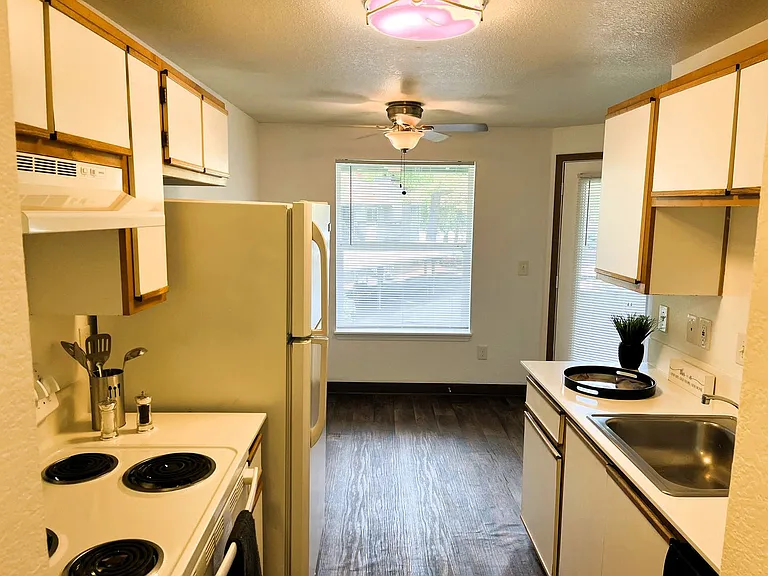 Kruse Villa Apartments — Photo 3