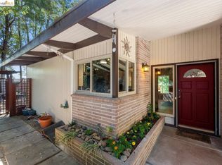 8970 Ridgemoor Rd, Oakland, CA 94605