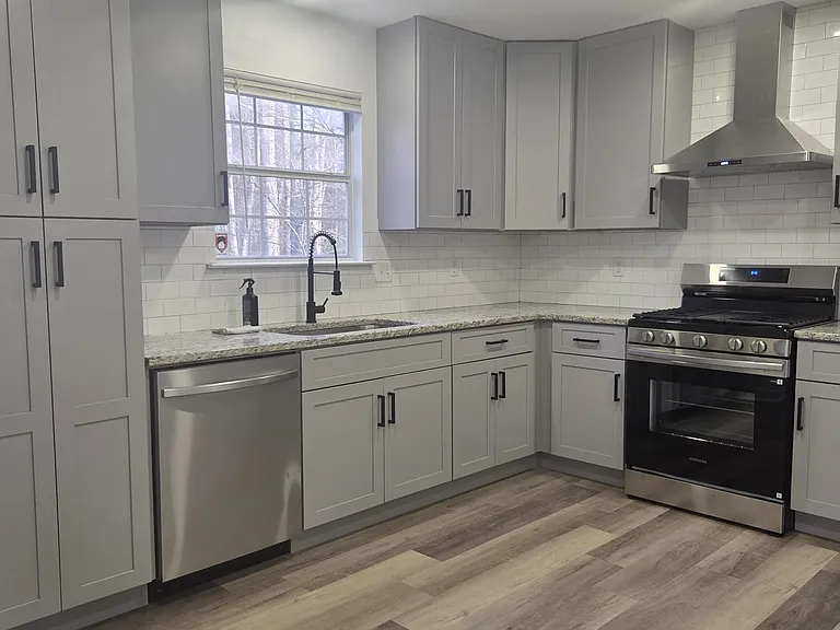 629 Fieldcrest Dr — Photo 3