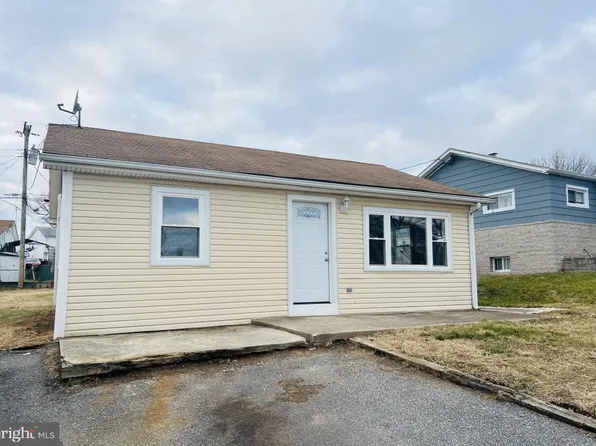 34 Compass Rd, Baltimore, MD 21220