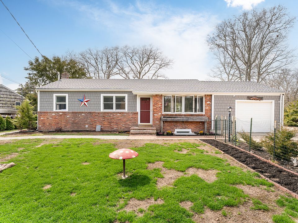 1st image of 8 Flocee Ln