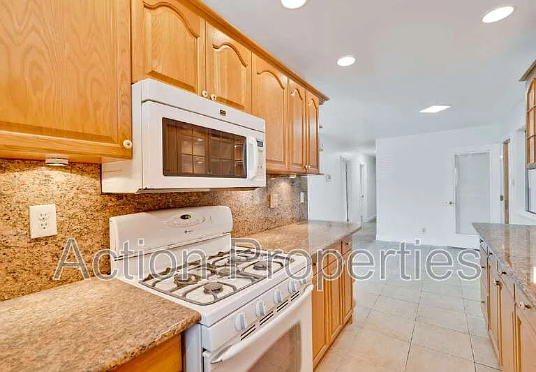 2280 Brentwood Ct — Photo 10