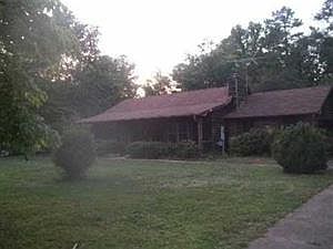 2nd image of 120 Saddleview Ln