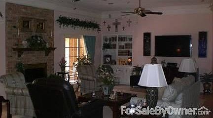 2nd image of 16324 Smith St