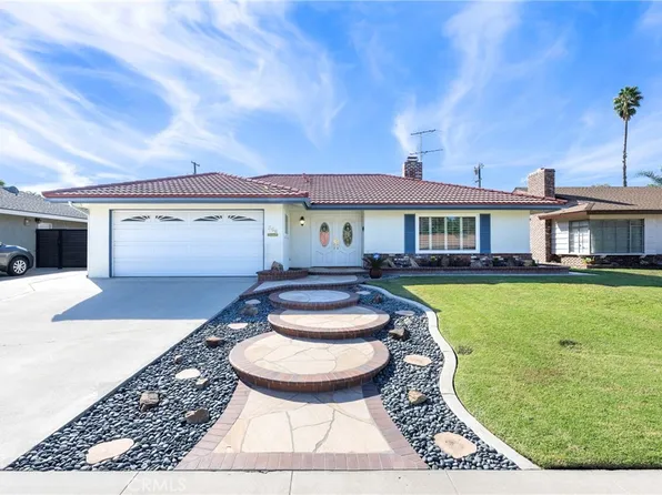 366 E Kendall St, Corona, CA 92879