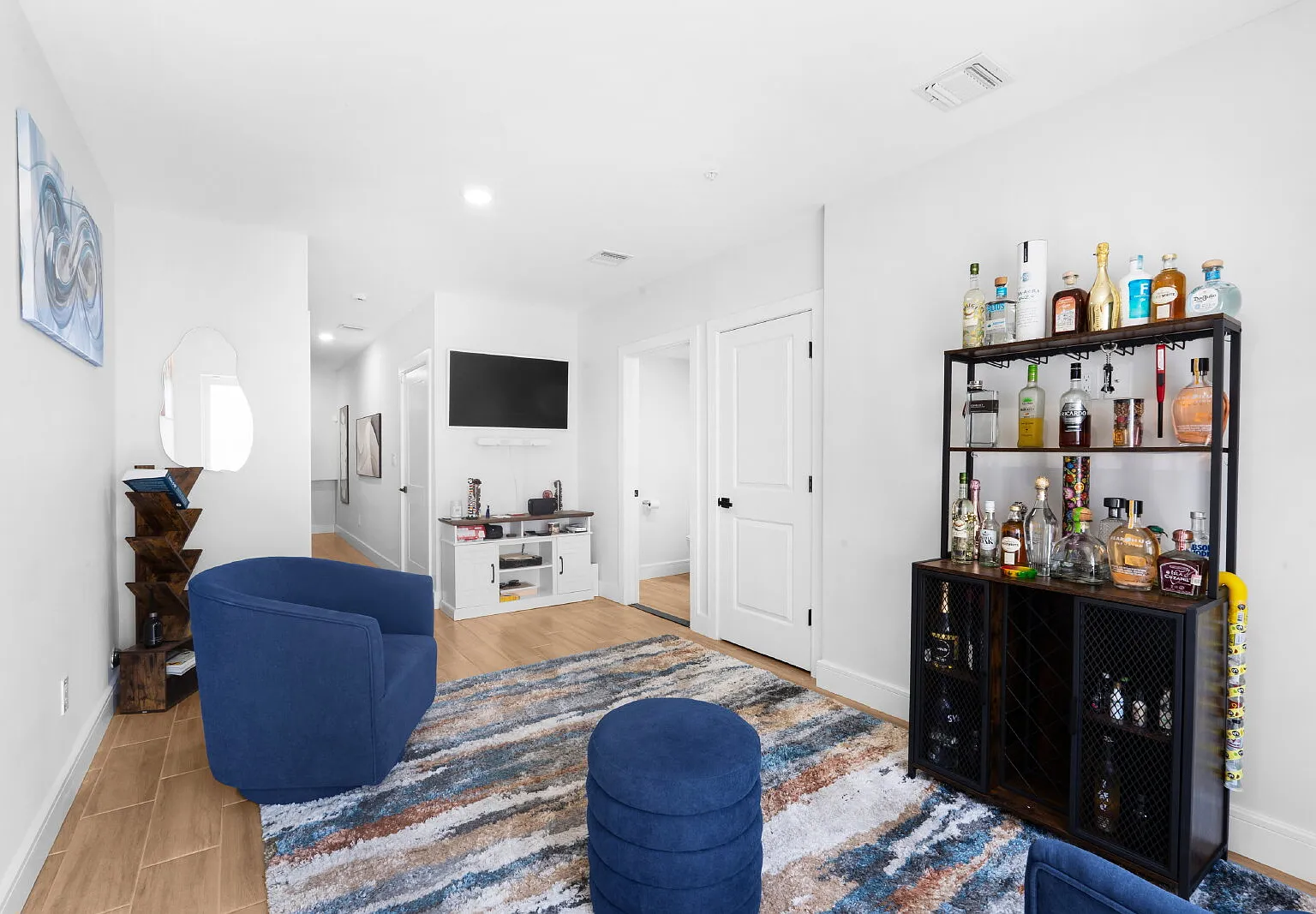 2 bed, 4.0 bath, $2,995 — Photo 3
