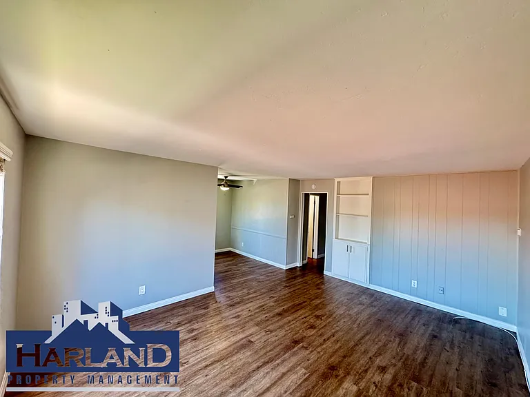4515 Bancroft St #4 — Photo 8