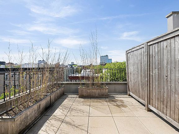 2nd image of 195 Hawthorne St #5E