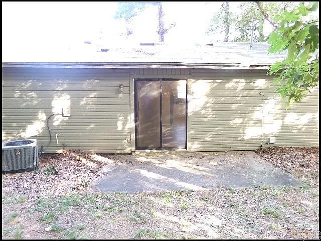 3915 Saint James Ct — Photo 25