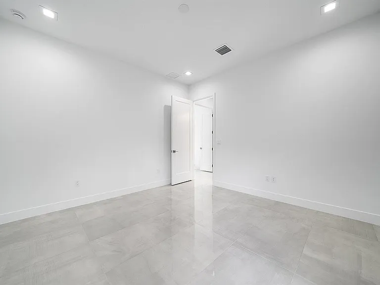 8561 Crystal Downs Ave — Photo 21