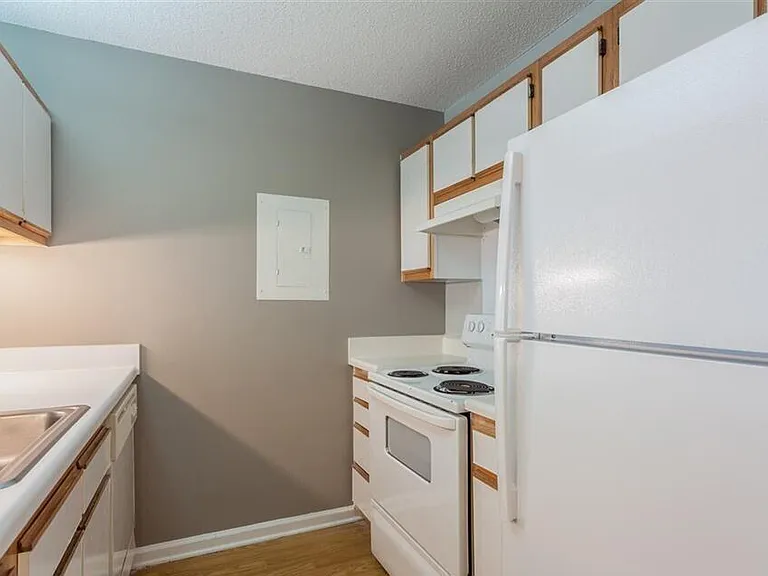 1521 Graduate Ln #101 — Photo 12