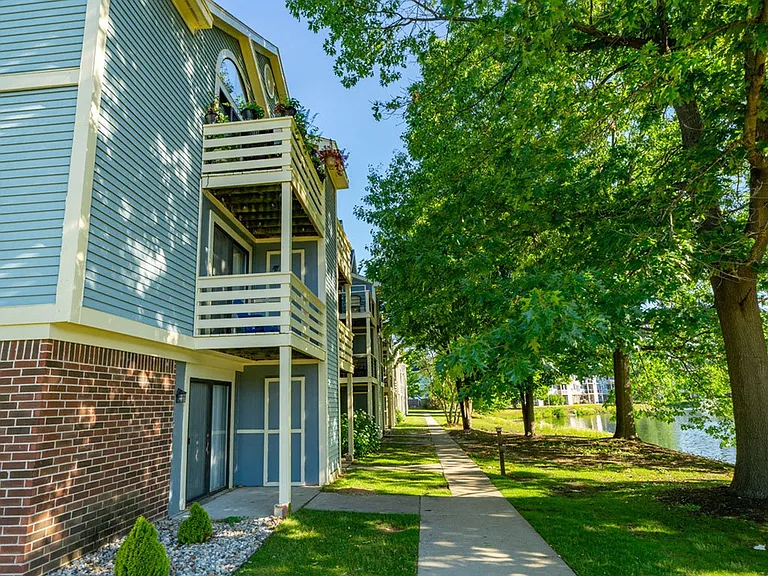 North Pointe Apartments — Photo 48