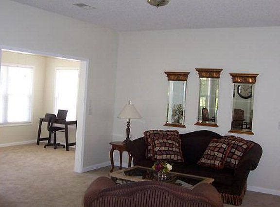 4th image of 208 Old Brickyard Cir