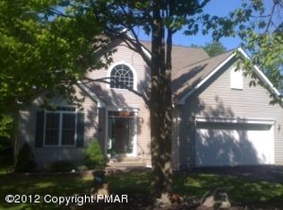 106 Douglas Fir Ln, Tobyhanna, PA 18466