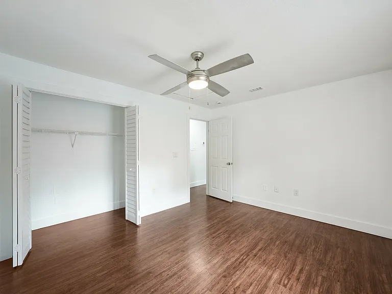 Gandy Parkside Apartments — Photo 41
