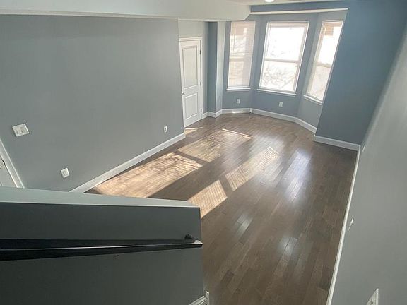 3rd image of 1339 W Pike St Floor 2