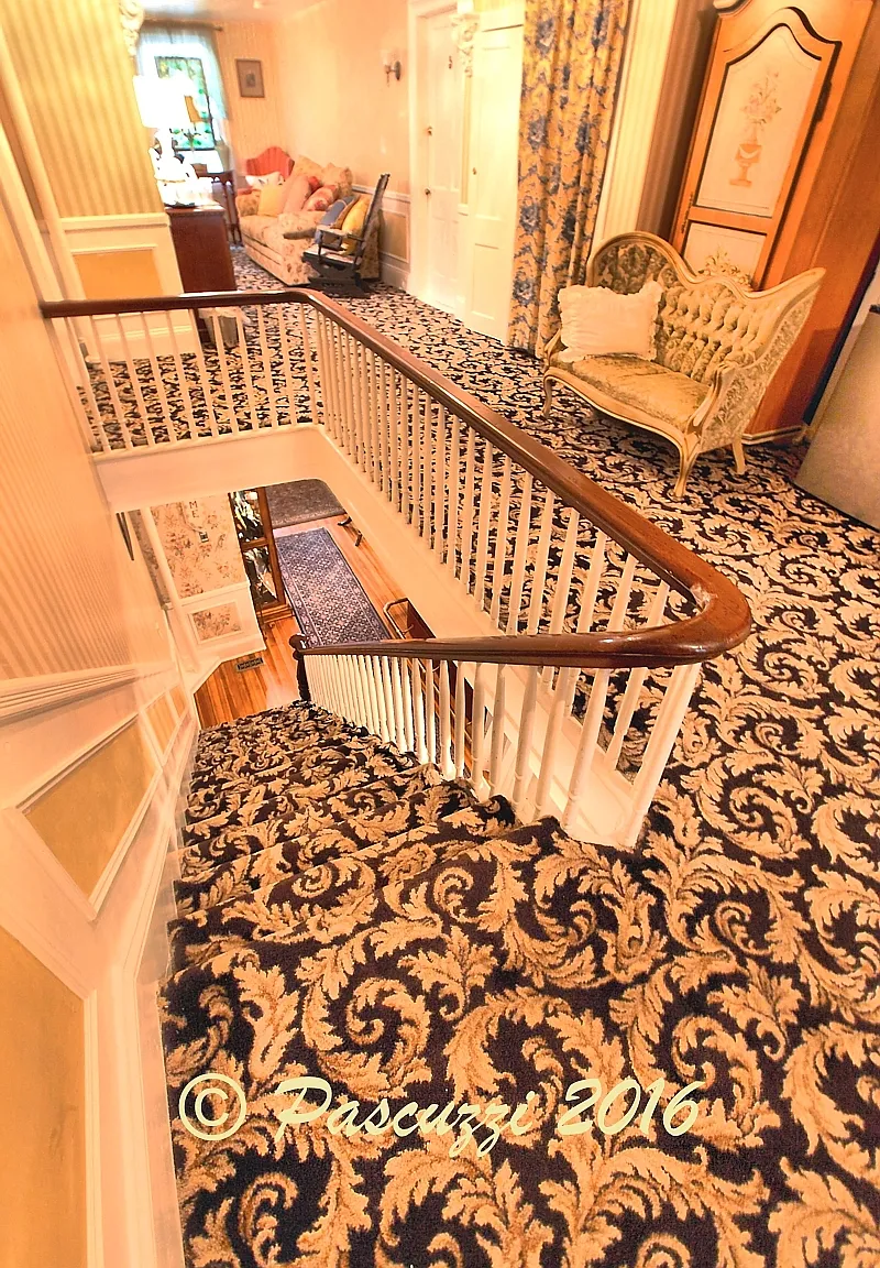 9 bed, 10000 sqft, $1,600 — Photo 1