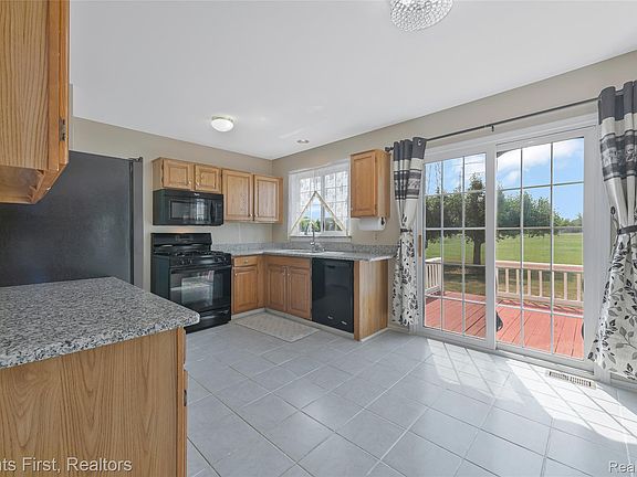2nd image of 44685 Fair Oaks Dr