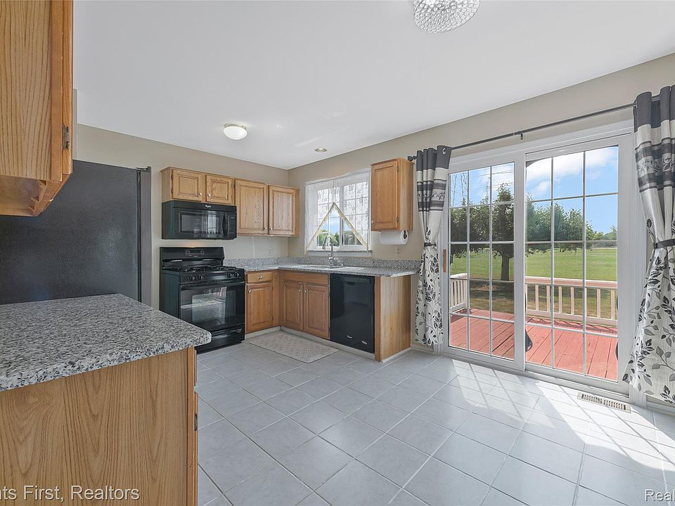 44685 Fair Oaks Dr, photo 2