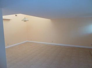 14 Sacramento St, Irvine, CA 92604