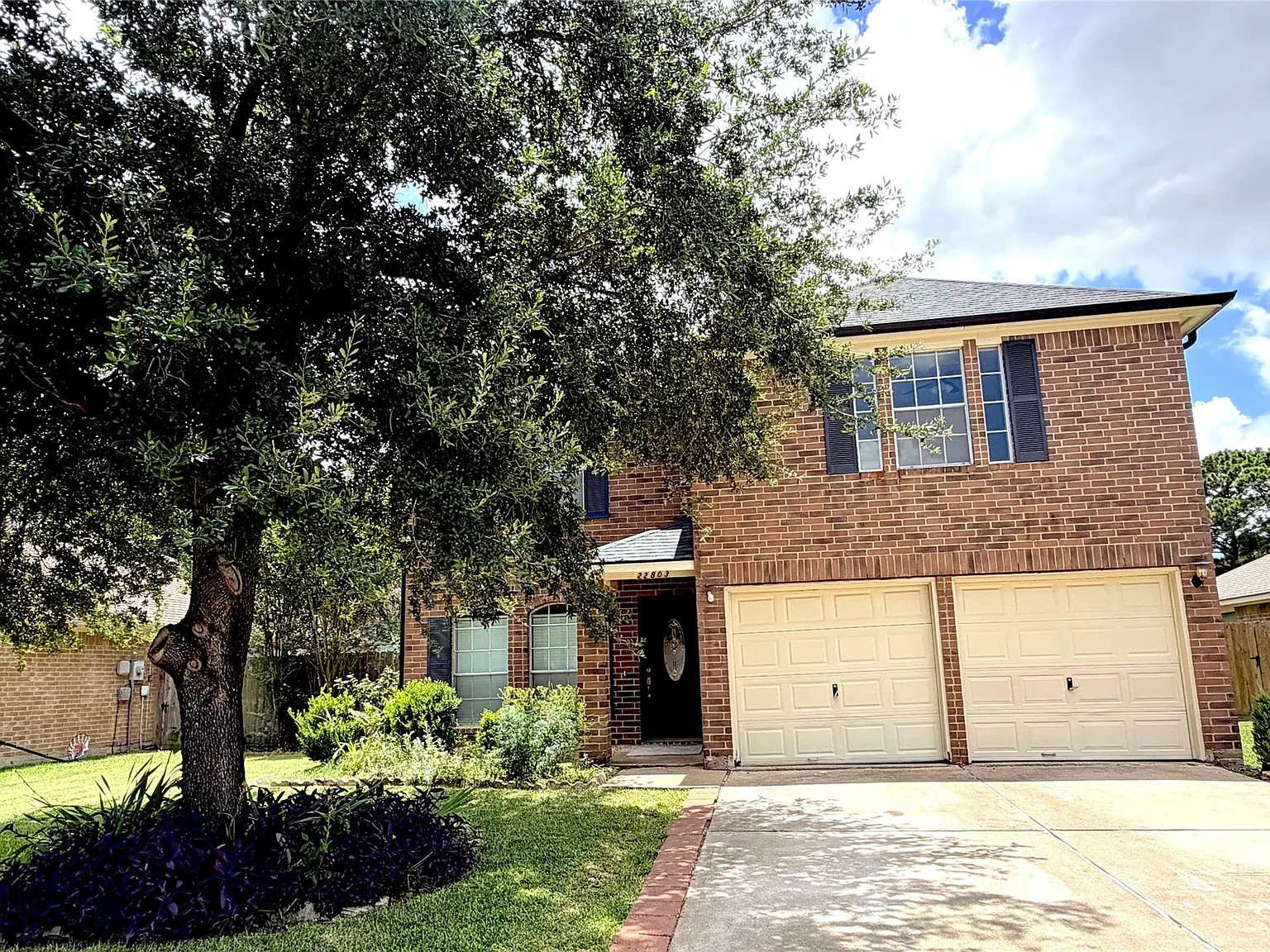 4 bed, 2.5 bath, 1706 sqft, $2,400 — Photo 1