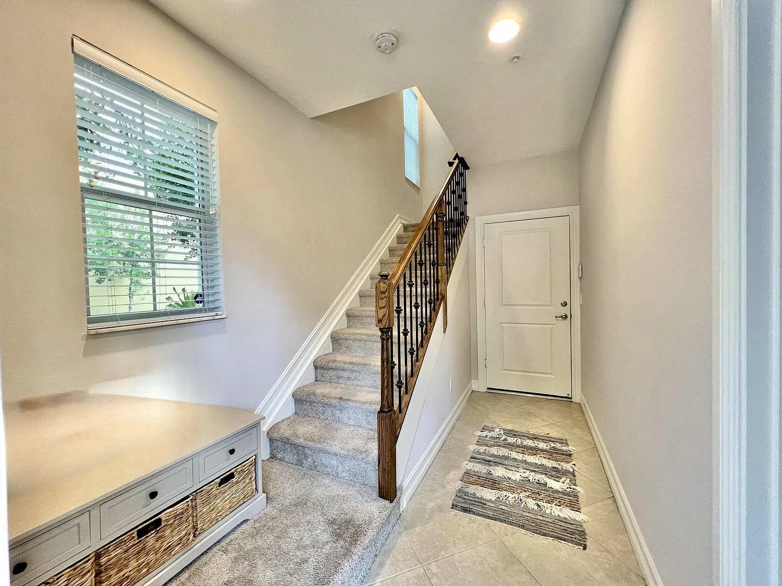 3 bed, 4.0 bath, 1640 sqft, $3,150 — Photo 4