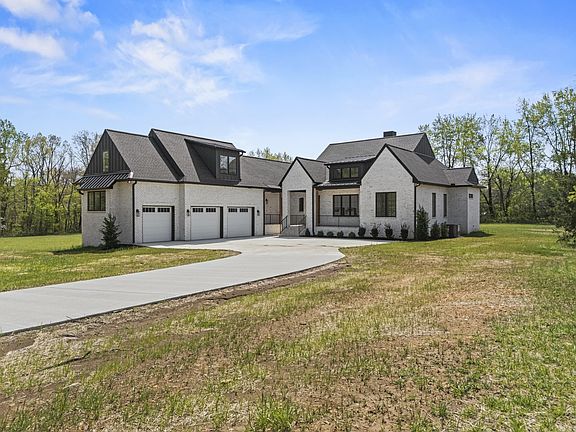 3rd image of 116 Bradley Ln