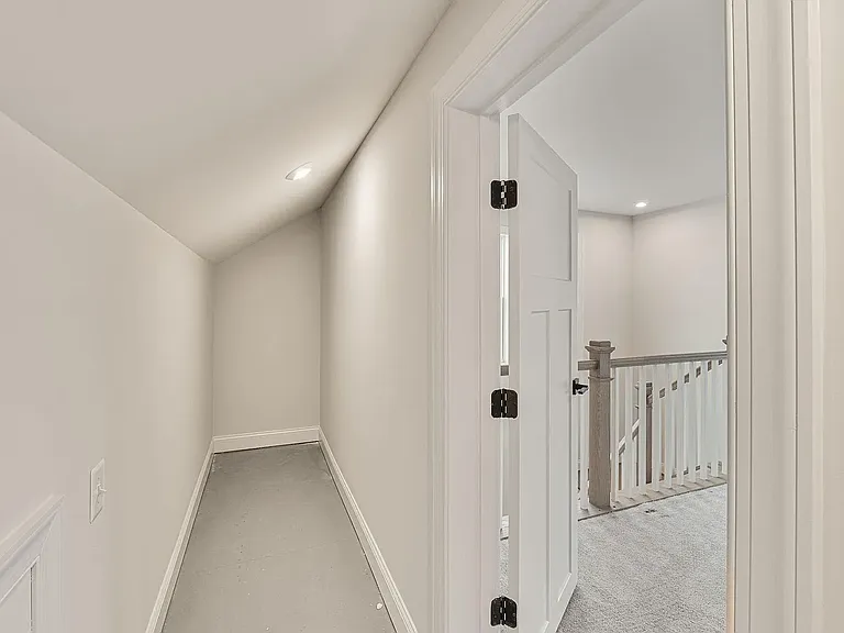 1320 Laconia Ln — Photo 11