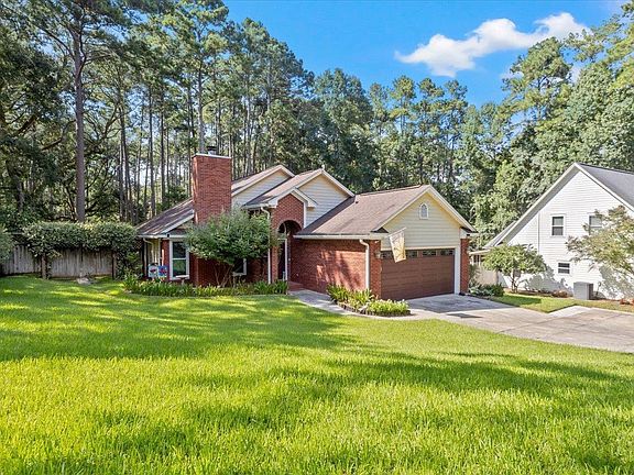 2nd image of 2609 Sadie Ln