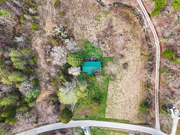 4th image of 1450 Lower Cane Creek Rd