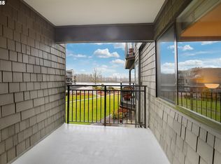 5630 SW Riverside Ln APT 5, Portland, OR 97239