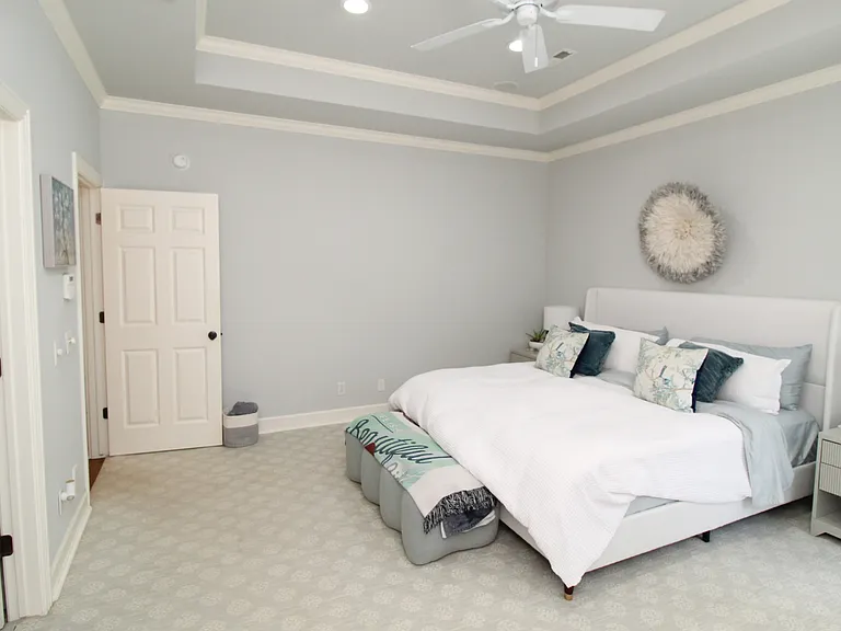 1401 NE Dysart Woods Ln — Photo 21