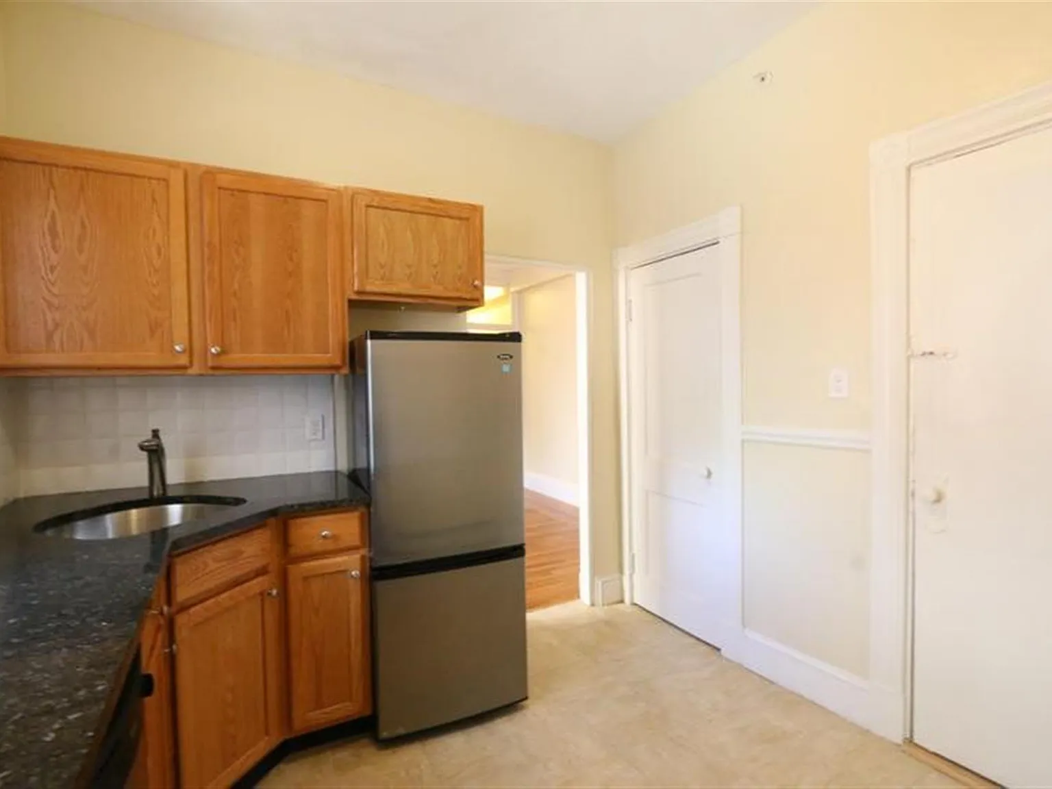 1 bed, 425 sqft, $2,800 — Photo 2
