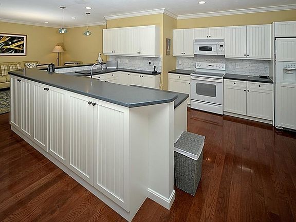 4th image of 24 Margeson Row Unit 24