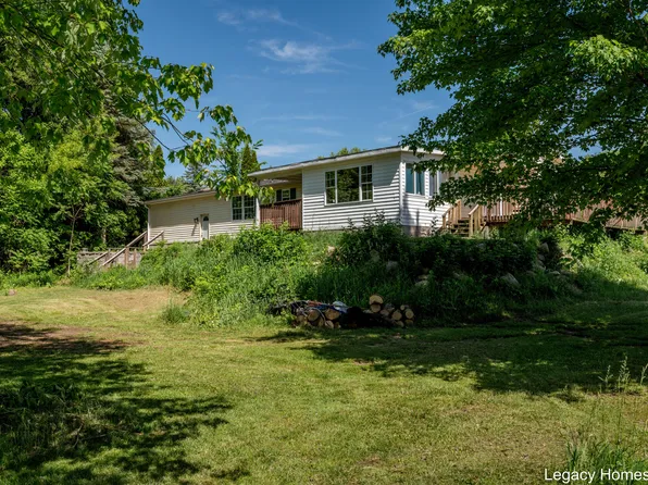 4621 Baker Rd, Gobles, MI 49055