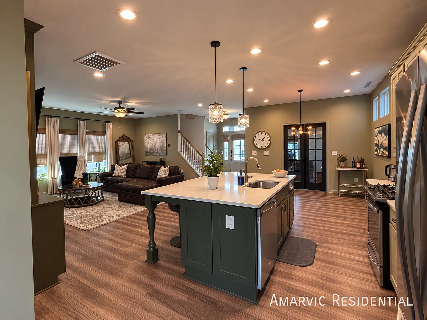 3 bed, 2.5 bath, 2344 sqft, $2,595 — Photo 4