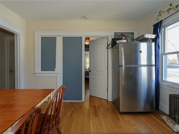 5th image of 98 Church St
